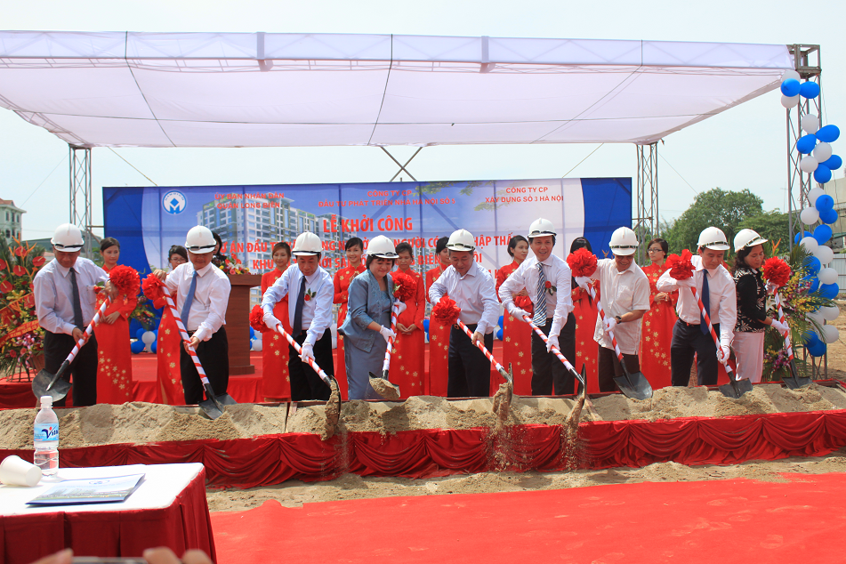 Khởi công xây dựng nhà ở cho người có thu nhập thấp tại Khu đô thị mới Sài Đồng, Long Biên, Hà Nội ngày 29/7/2010